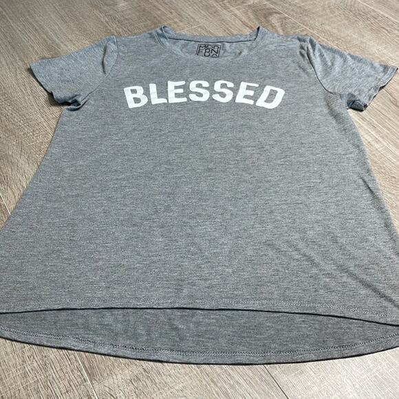 MODERN LUX Gray ‘BLESSED’ Short Sleeve High Low T-Shirt Women’s Size Large - Picture 4 of 5